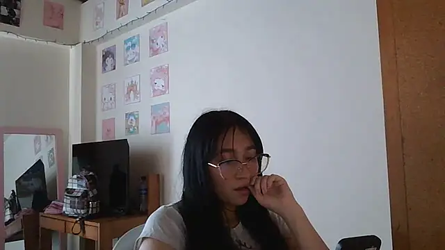 Snapshot of Arielle_lov chatting on 11.13.25 Arielle lov online show from 11.13.25