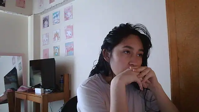 Snapshot of Arielle_lov chatting on 11.14.25 Arielle lov online show from 11.14.25