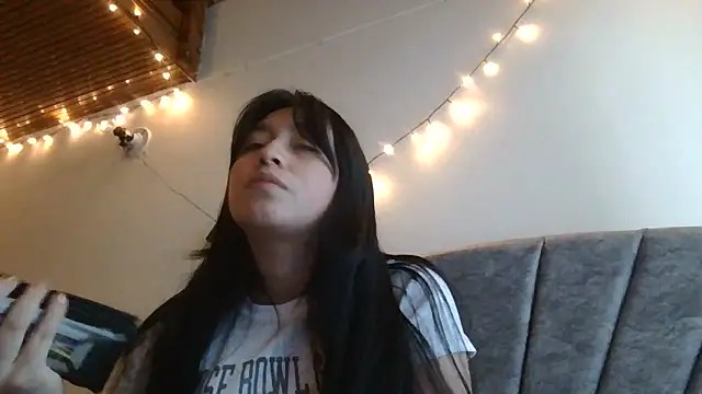 Snapshot of Arielle_lov chatting on 12.01.25 Arielle lov online show from 12.01.25