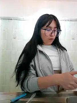 Snapshot of Arielle_lov chatting on 01.06.26 Arielle lov online show from 01.06.26