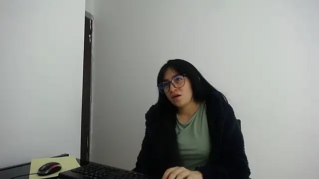 Snapshot of Arielle_lov chatting on 02.12.26 Arielle lov online show from 02.12.26