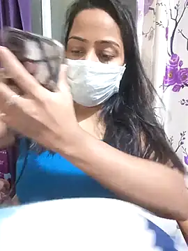 Snapshot of COZY_ROZI chatting on 11.10.25 COZY ROZI online show from 11.10.25