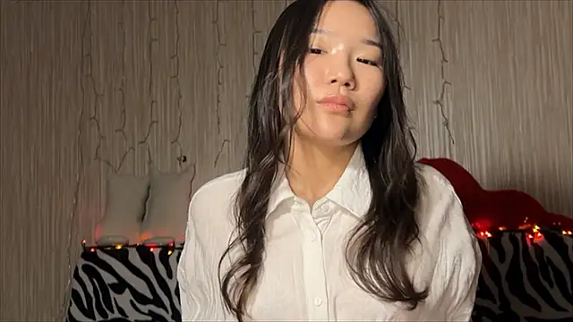 Asian Vi online show from 03.17.25