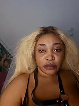 Snapshot of Louna45dv chatting on 02.16.25 Louna45dv online show from 02.16.25