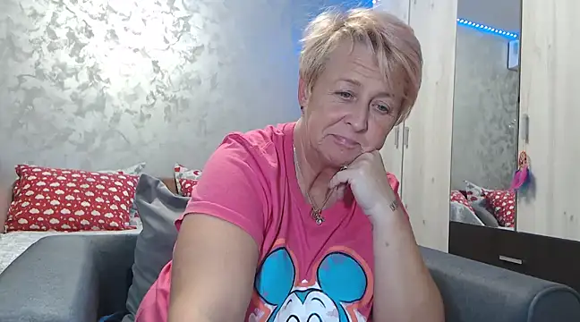 RosesandLillies online show from 01.20.25