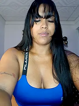 Snapshot of victoria_roussee chatting on 11.07.25 victoria roussee online show from 11.07.25