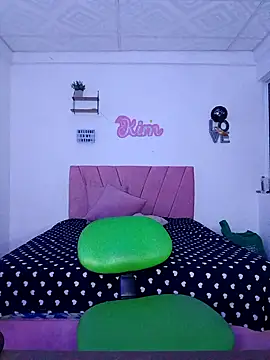 Snapshot of victoria_roussee chatting on 12.05.25 victoria roussee online show from 12.05.25