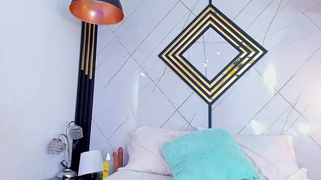 Snapshot of EmilyDiaaz chatting on 09.13.25 EmilyDiaaz online show from 09.13.25