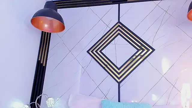 Snapshot of EmilyDiaaz chatting on 10.01.25 EmilyDiaaz online show from 10.01.25