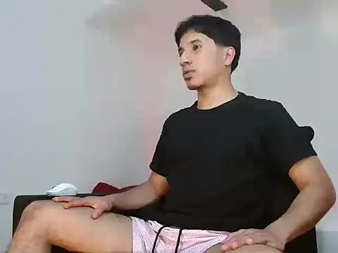 Snapshot of AngelHil chatting on 10.27.25 AngelHil online show from 10.27.25