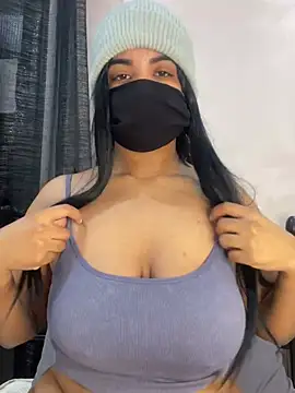 Snapshot of Louli_ta chatting on 02.05.26 Louli ta online show from 02.05.26