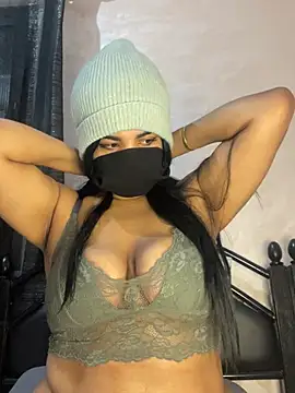 Snapshot of Louli_ta chatting on 02.08.26 Louli ta online show from 02.08.26