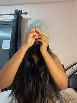 Snapshot of Louli_ta chatting on 02.16.26 Louli ta online show from 02.16.26