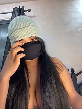 Snapshot of Louli_ta chatting on 02.28.26 Louli ta online show from 02.28.26