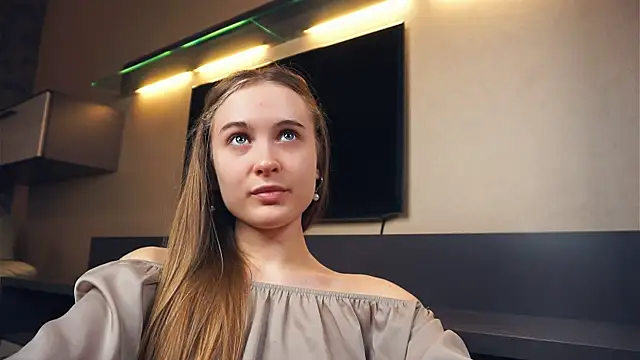 QuennaCoote online show from 03.06.25