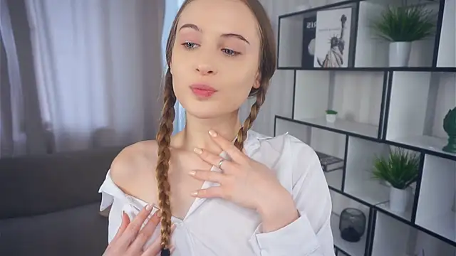 QuennaCoote online show from 09.27.25