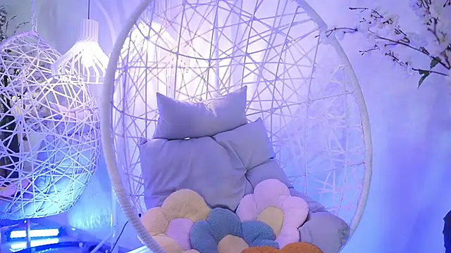 Snapshot of SaharaKramer chatting on 02.22.25 SaharaKramer online show from 02.22.25