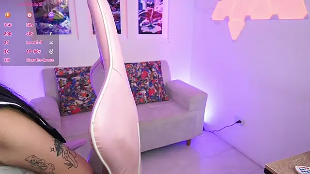 Snapshot of SaharaKramer chatting on 02.24.25 SaharaKramer online show from 02.24.25