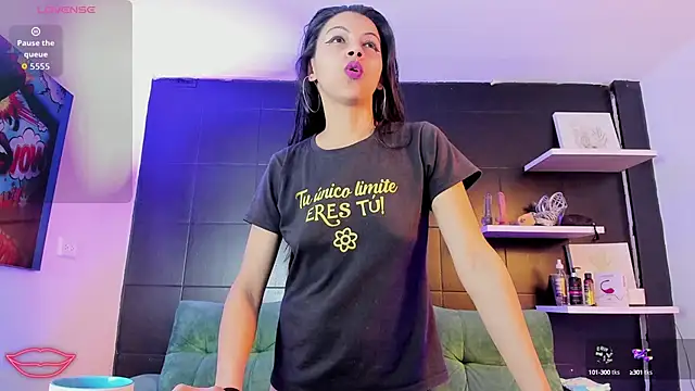 Snapshot of aitana_garcia_ chatting on 09.09.25 aitana garcia online show from 09.09.25