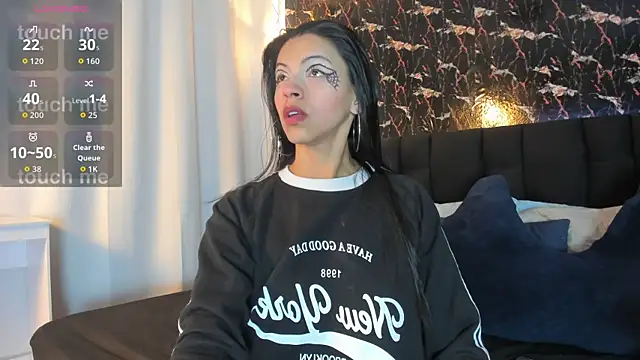 Snapshot of aitana_garcia_ chatting on 10.24.25 aitana garcia online show from 10.24.25