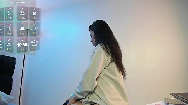 Snapshot of aitana_garcia_ chatting on 11.14.25 aitana garcia online show from 11.14.25