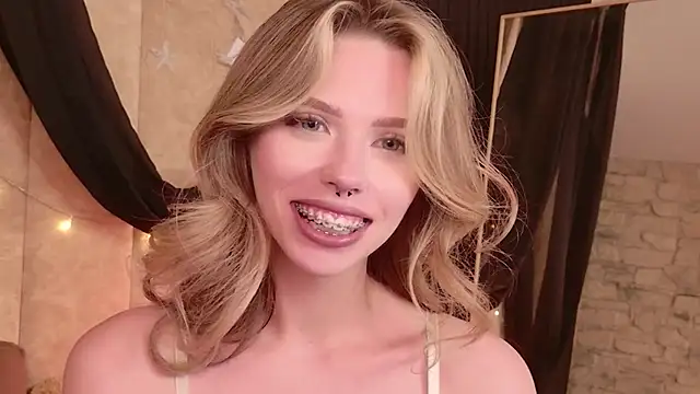 Sierra Fane online show from 08.03.26