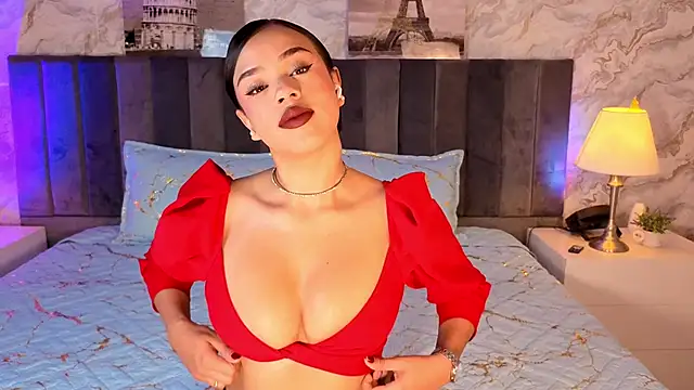 Snapshot of LiaHilton2 chatting on 10.10.25 LiaHilton2 online show from 10.10.25