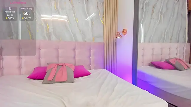 SalomeeHills online show from 03.20.25