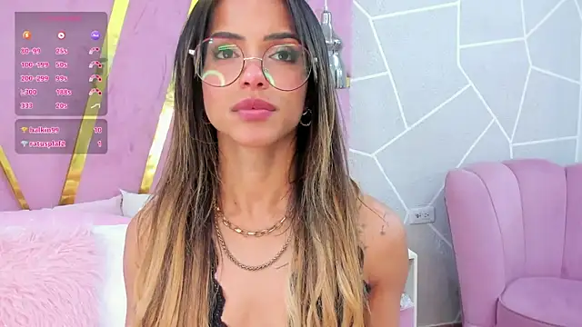 Snapshot of EmmyCortez chatting on 03.11.25 EmmyCortez online show from 03.11.25