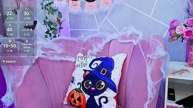 Snapshot of EmmyCortez chatting on 10.20.25 EmmyCortez online show from 10.20.25