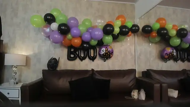 NahomyCarther online show from 11.02.25