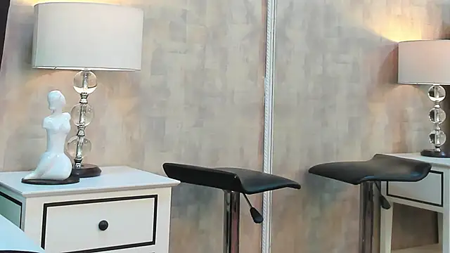 NahomyCarther online show from 02.10.26