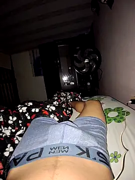 Snapshot of mikytoo chatting on 12.16.25 mikytoo online show from 12.16.25