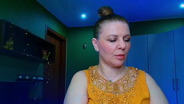 Snapshot of VeronikawGold chatting on 05.22.26 VeronikawGold online show from 05.22.26
