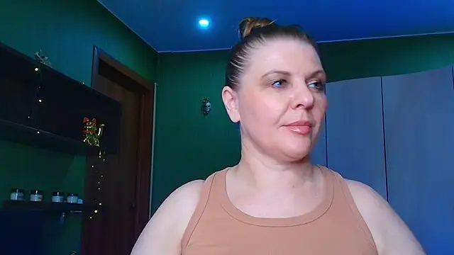 Snapshot of VeronikawGold chatting on 05.23.26 VeronikawGold online show from 05.23.26