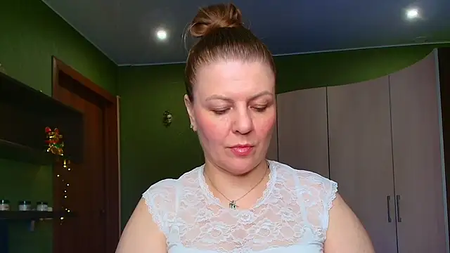 Snapshot of VeronikawGold chatting on 05.24.26 VeronikawGold online show from 05.24.26