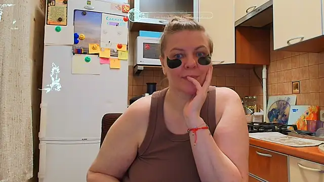 Snapshot of VeronikawGold chatting on 05.30.26 VeronikawGold online show from 05.30.26