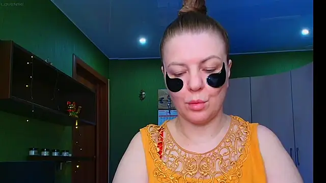 Snapshot of VeronikawGold chatting on 06.07.26 VeronikawGold online show from 06.07.26