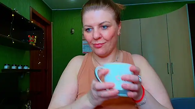 Snapshot of VeronikawGold chatting on 06.15.26 VeronikawGold online show from 06.15.26