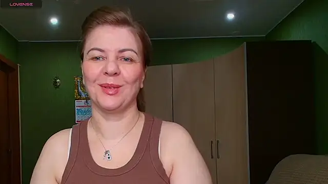 Snapshot of VeronikawGold chatting on 07.15.26 VeronikawGold online show from 07.15.26