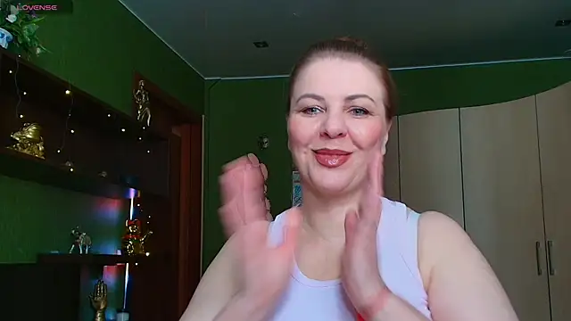 Snapshot of VeronikawGold chatting on 07.18.26 VeronikawGold online show from 07.18.26