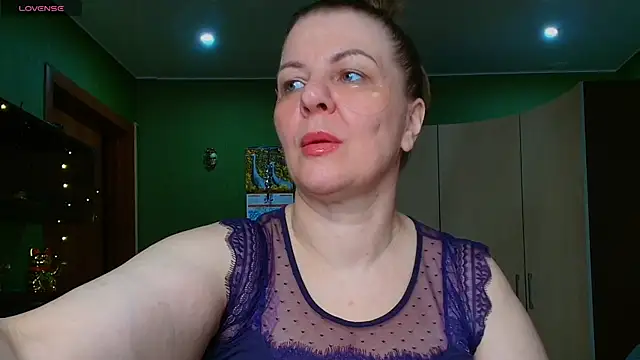 Snapshot of VeronikawGold chatting on 07.30.26 VeronikawGold online show from 07.30.26