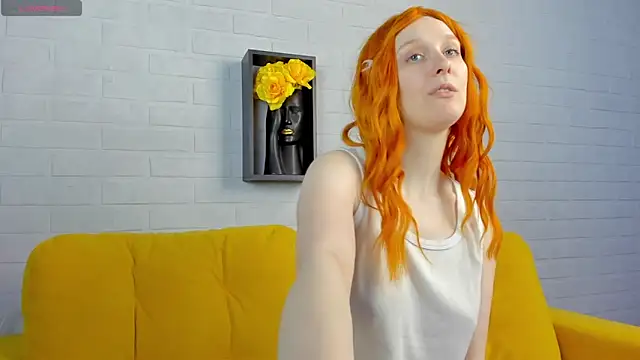 Snapshot of KristinMoore chatting on 03.08.25 KristinMoore online show from 03.08.25