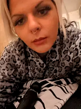 Snapshot of Glory_Max chatting on 02.10.26 Glory Max online show from 02.10.26