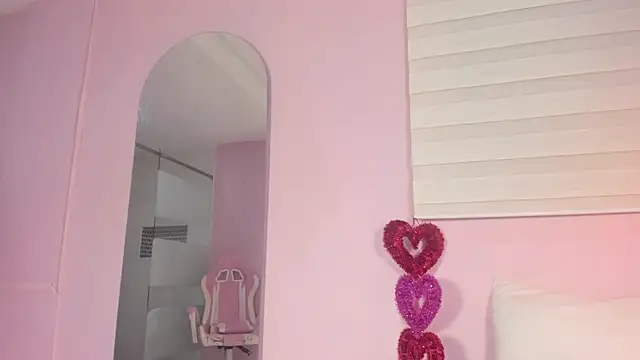 emily sweett24 online show from 03.06.25