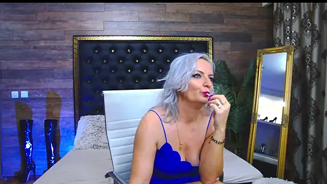 Snapshot of LadyTouch chatting on 02.08.25 LadyTouch online show from 02.08.25