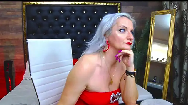 Snapshot of LadyTouch chatting on 02.13.25 LadyTouch online show from 02.13.25