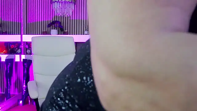 Snapshot of LadyTouch chatting on 11.22.25 LadyTouch online show from 11.22.25