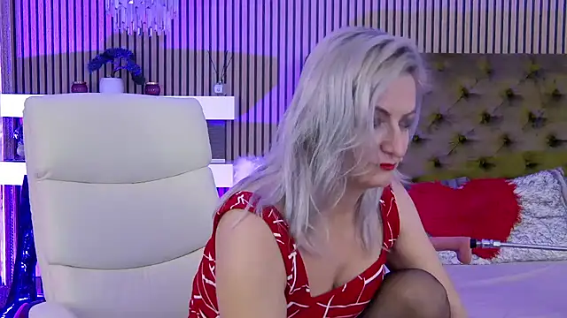 Snapshot of LadyTouch chatting on 12.03.25 LadyTouch online show from 12.03.25