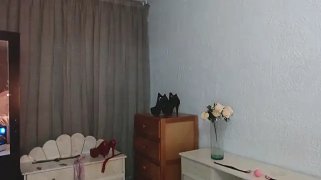 Snapshot of EngelCristaly chatting on 02.13.26 EngelCristaly online show from 02.13.26